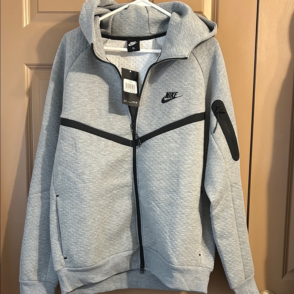 Nike Light Gray and Black Quilted Hooded Zip Jacket